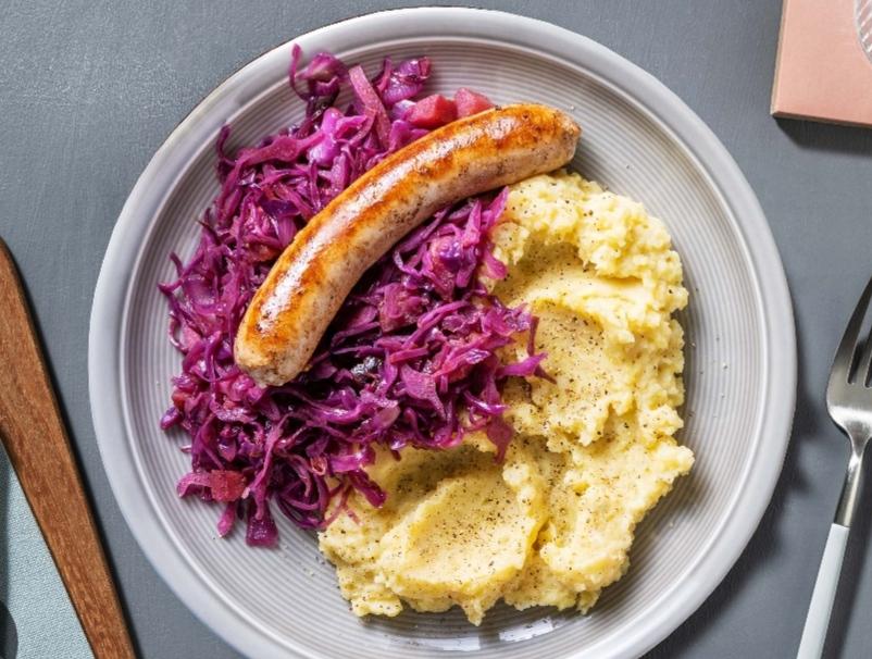 Chipolatas chou rouge purée de pommes de terre.